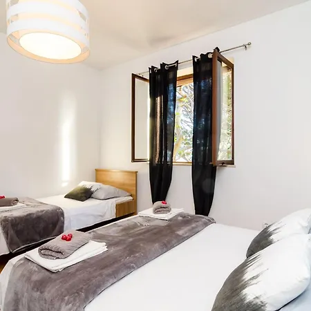 Apartment Eulalija- One-bedroom With Terrace And Sea View