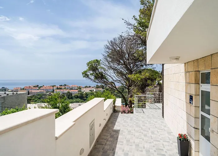 Eulalija- One-bedroom With Terrace And Sea View דירה דוברובניק