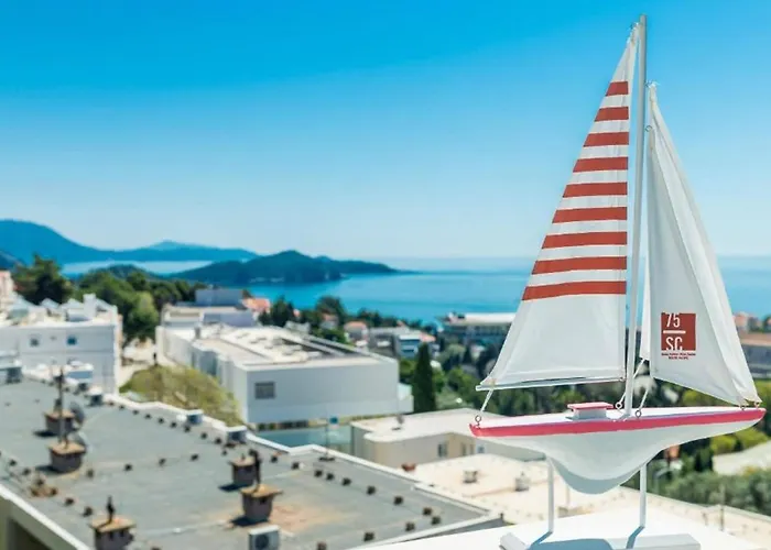 Eulalija- One-bedroom With Terrace And Sea View דירה *