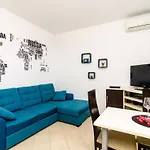 Eulalija- One-bedroom With Terrace And Sea View 아파트