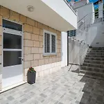 아파트 Eulalija- One-bedroom With Terrace And Sea View